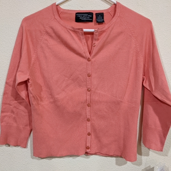 New York City Design Medium Sweater Pink - Picture 1 of 4